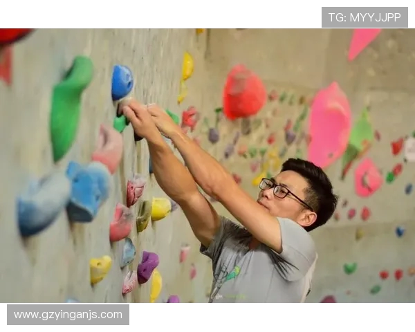 南京攀岩队与杭州攀岩队赛后复盘团队协作的成功与不足分析