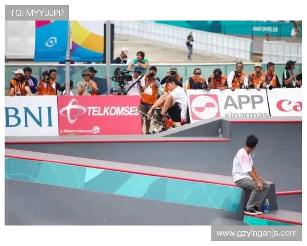 深圳滑板队与南京滑板队赛后复盘分析比赛节奏与战术对比