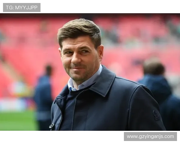 史蒂文·杰拉德：从安菲尔德传奇到绿茵场的战术大师转型之路