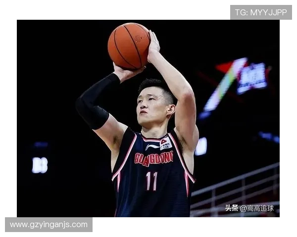 周鹏：从篮球场上的拼搏者到生活中的坚韧榜样，见证梦想与努力的交汇点